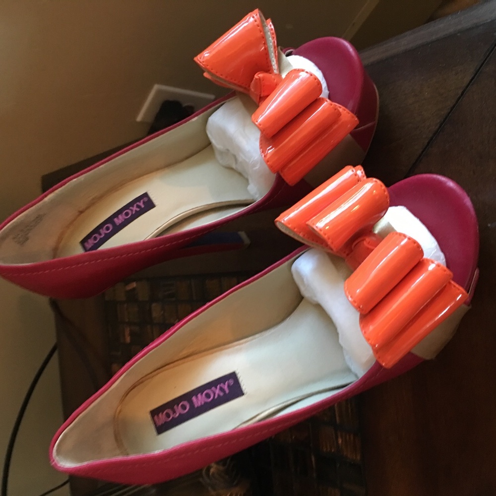 Mojo Moxy pink leather pumps